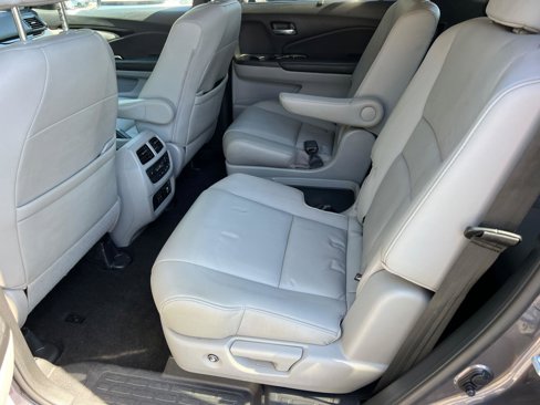 Used 2021 Honda Pilot Touring image 22