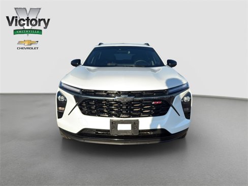 Used 2024 Chevrolet Trax RS w/ Sunroof Package image 2