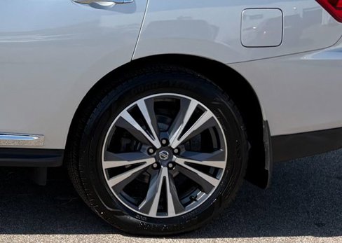 Used 2020 Nissan Pathfinder Platinum image 42