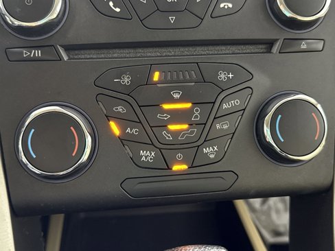 Used 2015 Ford Fusion SE image 20