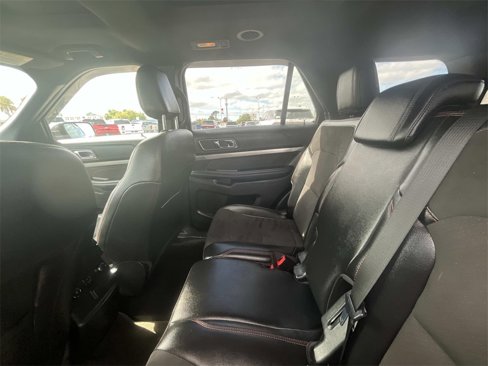 Used 2018 Ford Explorer XLT w/ Equipment Group 202A image 13