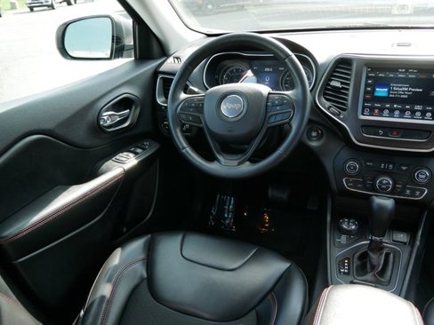 Certified 2019 Jeep Cherokee Trailhawk w/ Cold Weather Group image 15