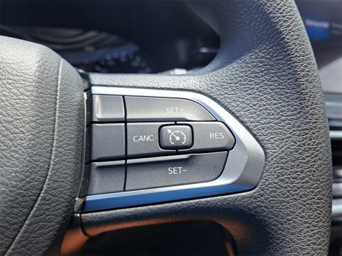 Used 2025 Jeep Compass Sport image 13
