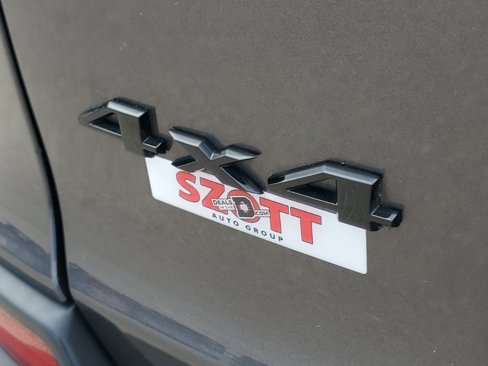 Used 2021 Jeep Cherokee Latitude Plus image 35