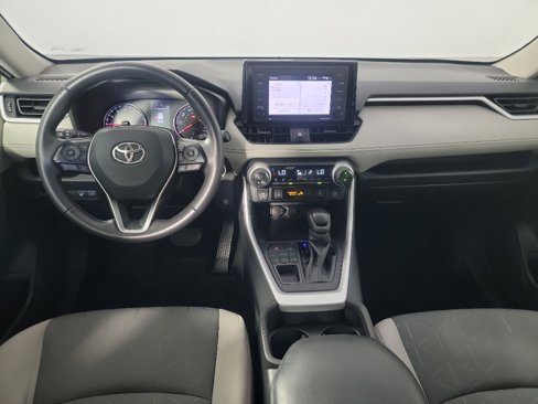 Used 2021 Toyota RAV4 XLE image 24