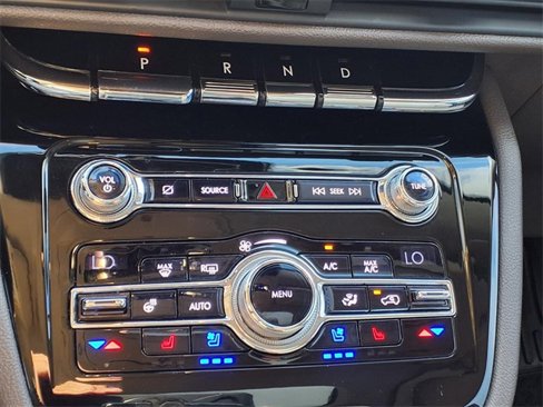 Used 2020 Lincoln Corsair Reserve w/ Equipment Group 201A image 21