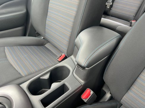 Used 2025 Nissan Leaf S image 28