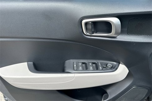 New 2025 Hyundai Venue SEL image 8