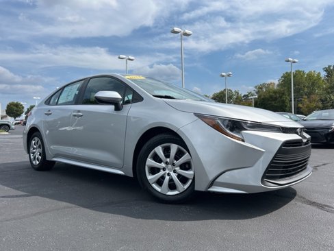 Used 2024 Toyota Corolla LE image 3