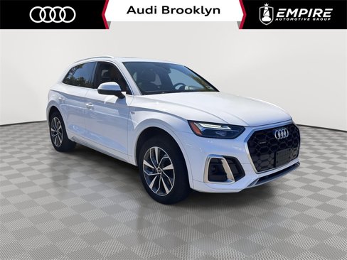 Used 2022 Audi Q5 2.0T Premium w/ Convenience Package image 1