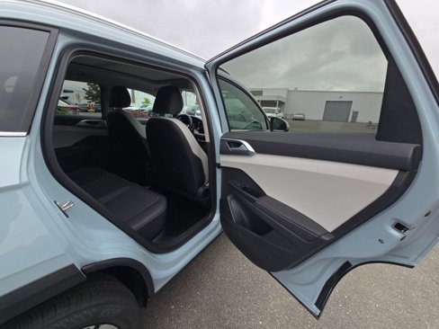 New 2025 Volkswagen Taos SE image 13