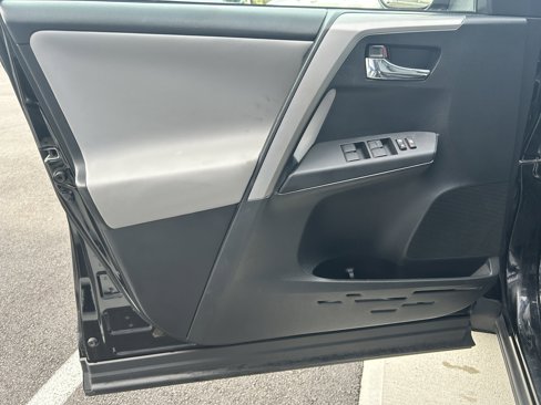 Used 2017 Toyota RAV4 XLE image 16
