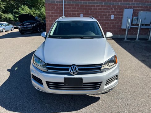 Used 2011 Volkswagen Touareg Sport image 8