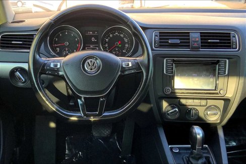Used 2017 Volkswagen Jetta SE image 5