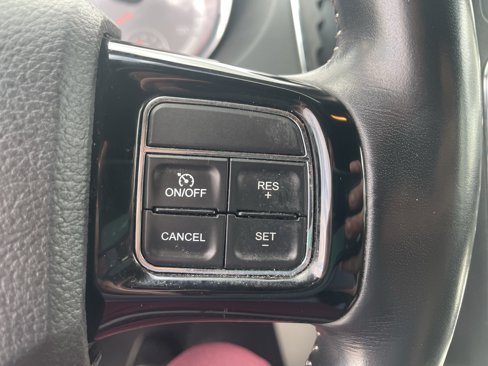 Used 2019 Dodge Grand Caravan SXT image 16