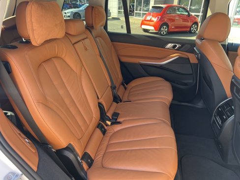 Used 2019 BMW X7 xDrive40i w/ Cold Weather Package image 21