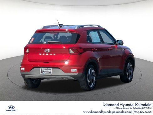 Used 2024 Hyundai Venue Limited image 7