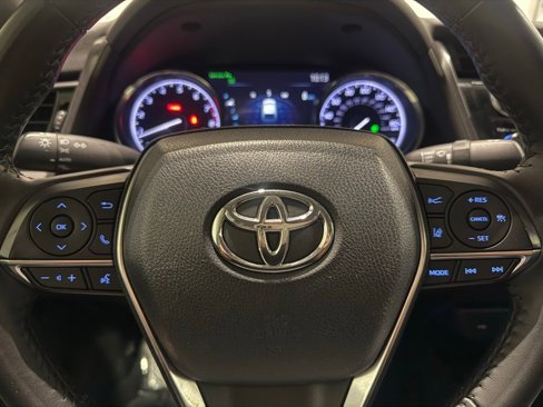 Used 2020 Toyota Camry XLE image 21