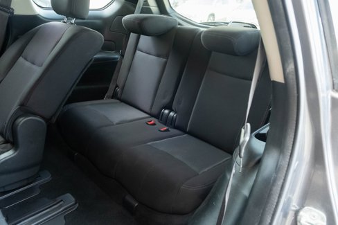 Used 2020 Nissan Pathfinder SV image 16