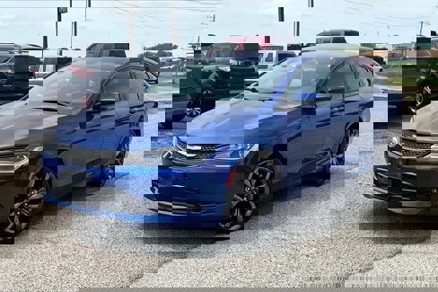 Used 2015 Chrysler 200 S w/ Navigation & Sound Group I image 7