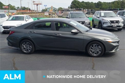 Used 2024 Hyundai Elantra SEL image 5