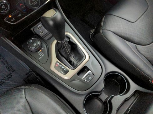 Used 2016 Jeep Cherokee Limited w/ Luxury Group image 29