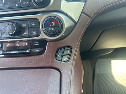 Used 2017 Chevrolet Suburban Premier image 18