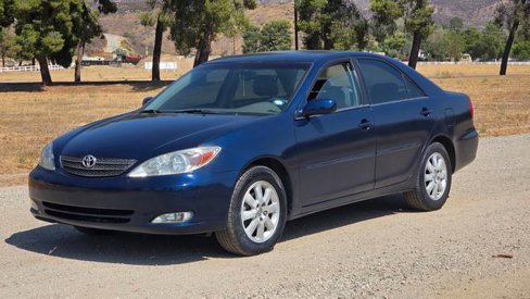 Used 2004 Toyota Camry XLE image 2