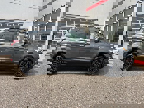 Used 2018 Ford Escape SEL image 25