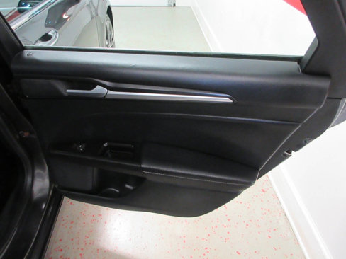Used 2017 Ford Fusion Titanium image 28