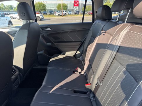 Used 2022 Volkswagen Tiguan SE image 21