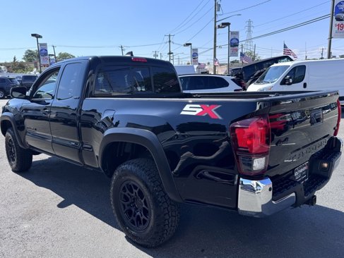Used 2023 Toyota Tacoma SR5 image 5
