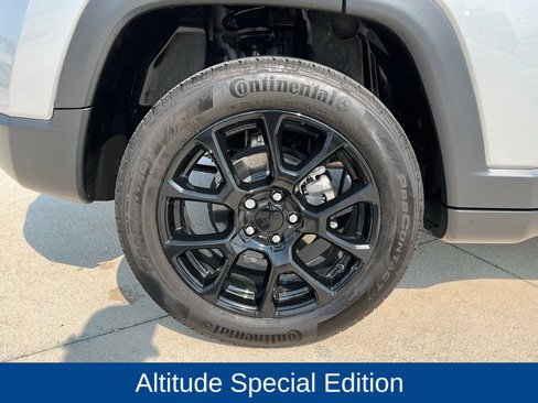 Used 2023 Jeep Compass Altitude image 12