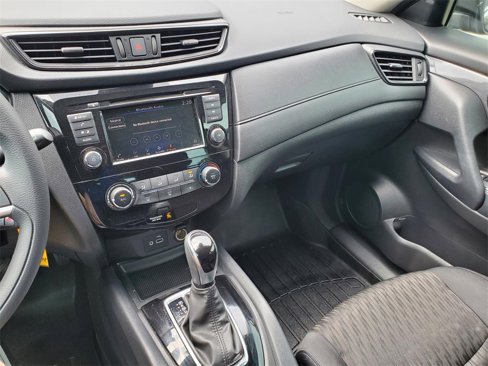 Certified 2020 Nissan Rogue S image 26