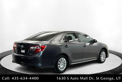 Used 2014 Toyota Camry LE image 5