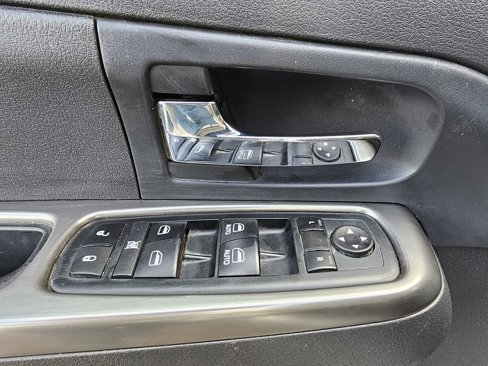 Used 2012 Jeep Liberty Limited image 20