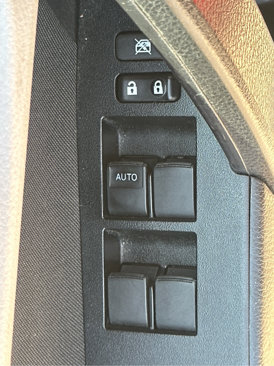 Used 2018 Toyota Corolla LE image 20
