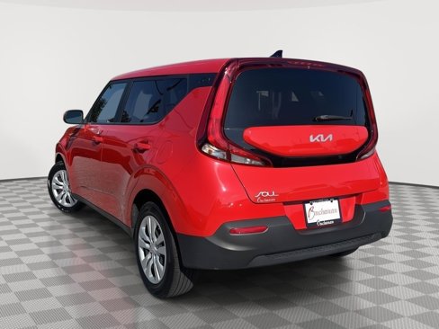 Used 2022 Kia Soul LX image 5