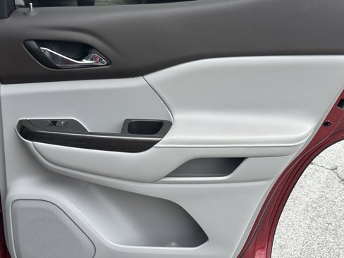 Used 2019 GMC Acadia SLT image 16