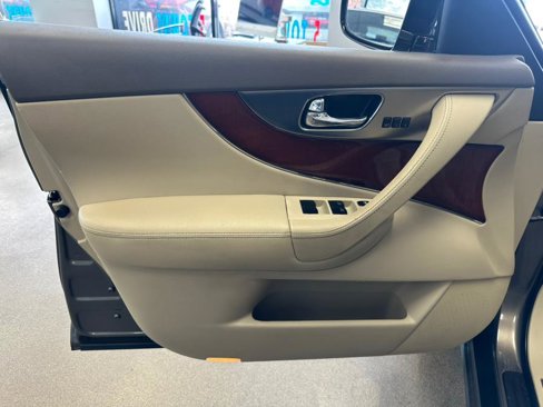 Used 2009 INFINITI FX35 AWD w/ Technology Pkg image 15