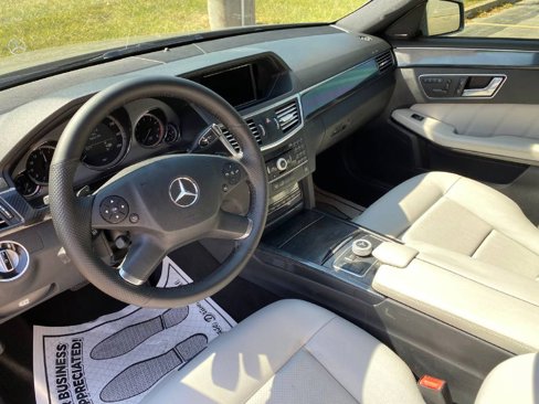 Used 2011 Mercedes-Benz E 350 4MATIC Sedan image 7