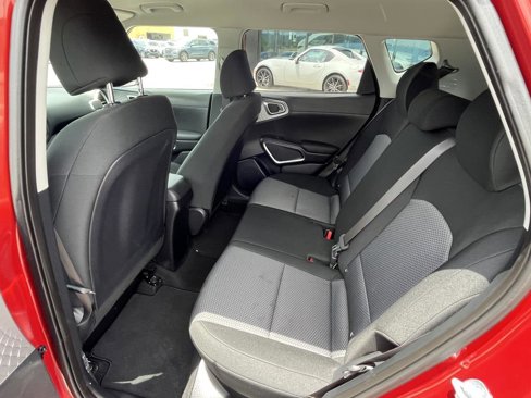 Used 2023 Kia Soul LX w/ LX Technology Package image 11