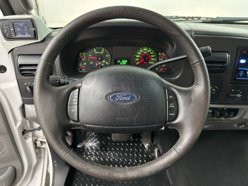Used 2007 Ford F350 XL image 17
