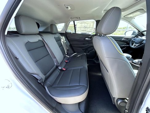 New 2025 Chevrolet Trax ACTIV w/ Sunroof Package image 16