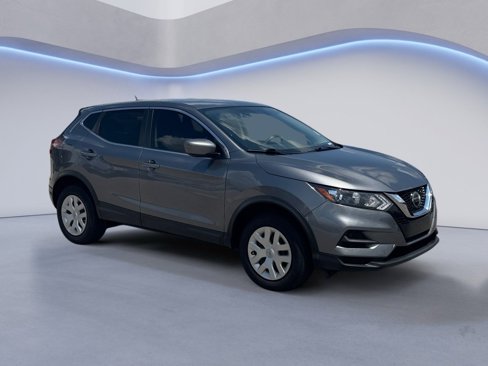 Used 2020 Nissan Rogue Sport S image 1