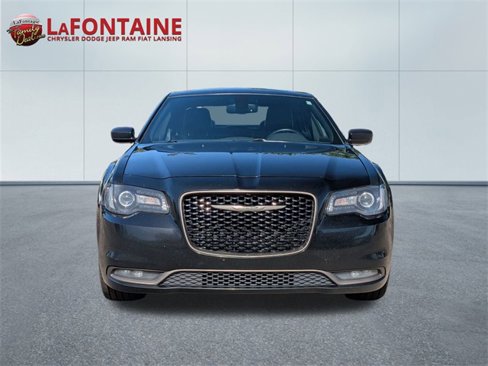Used 2016 Chrysler 300 S image 8