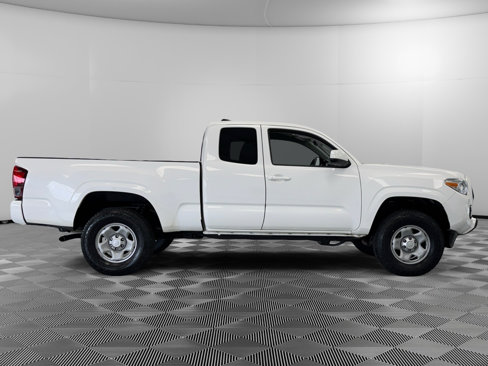 Used 2022 Toyota Tacoma SR image 9