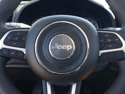 New 2023 Jeep Renegade Latitude w/ Sun & Fun Group image 24