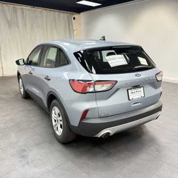 Used 2022 Ford Escape S image 3