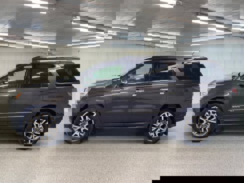 Used 2013 GMC Acadia Denali image 4